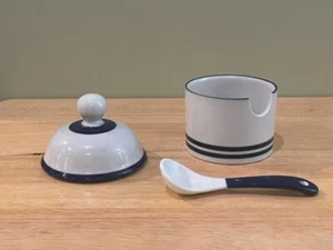 Zuccheriera vintage DANSK Blue Mist ceramica marmellata gelatina con coperchio e cucchiaio Giappone - Foto 1 di 2