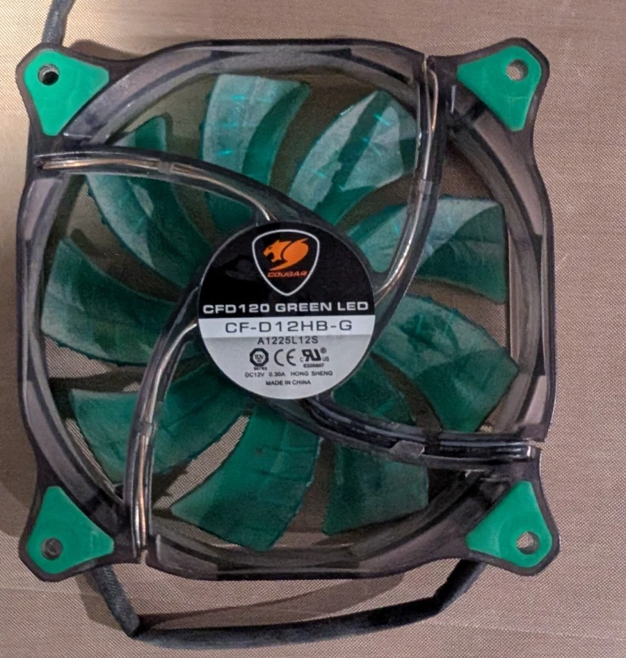 LED verde Cougar CF-D12HB-G CFD120 Foto 1 de 2