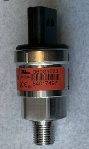Danfoss 060G1533 AKS 32R, York 025-29907-001 Pressure Transducer, 0-15 psia, NEW - Picture 1 of 10