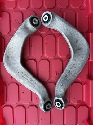 09-18 AUDI A4 A5 A6 A7 S4 S5 S6 Q5 PAR BRAZO DE CONTROL SUPERIOR DERECHO IZQUIERDO Foto 1 de 4