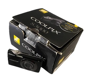 NIKON COOLPIX S3000 SCHWARZ Digitalkamera Originalverpackt mit Ladegerät Speicherkarte Software - Bild 1 von 19