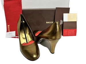 NUOVE scarpe décolleté classiche Bally US 9,5 EU 40 bronzo pelle di lampada tacco alto BX - Foto 1 di 10