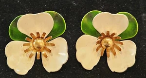 Sarah Coventry Mohn Clip auf Ohrringe grün und weiß 1,5 Zoll - Bild 1 von 2