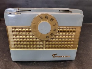 Radio tubo AM Emerson modelo #704 gris y dorado - Imagen 1 de 17