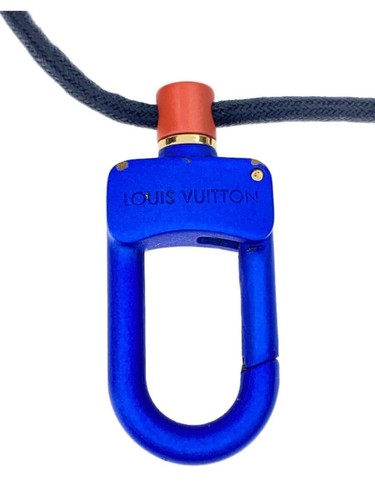 LOUIS VUITTON（LV） Collana LOUIS VUITTON Uomo con top BLU usata