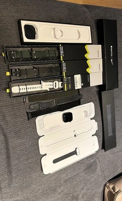 Apple Watch Series 7 Nike 45mm Aluminium Schwarz Midnight GPS + Calluler  - Bild 1 von 4