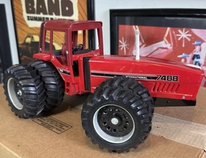 Vintage ERTL International Tractor 7488 SPECIAL Dealer Edition 1/16 with DUALS - Picture 1 of 8