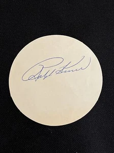 RALPH KINER Y FRANK HOWARD FIRMARON CORTE AUTOGRAFIADO DE LOS METS DE NUEVA YORK - Imagen 1 de 2