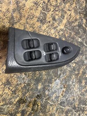 Interruptor de puerta delantero CHRYSLER 300M 01 02 03 04 Foto 1 de 4