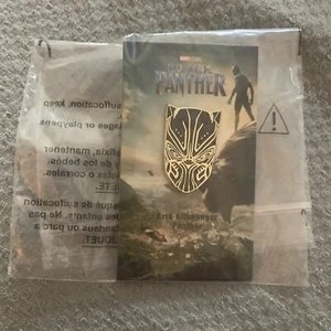 ~~ NEU!! Disney Movie Rewards Black Panther Killmonger Maske Pin - Bild 1 von 2