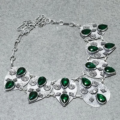 Collar antiguo vintage de piedras preciosas con forma de pera de diopsido cromado facetado 18" Foto 1 de 4