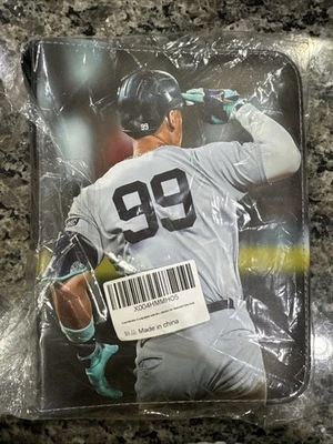 Carpeta de tarjeta de béisbol Aaron Judge tamaño estándar Foto 1 de 3