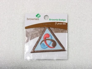 New Girl Scout Inventors Badge Iron-On Brownies 2 in. Patch - Picture 1 of 2