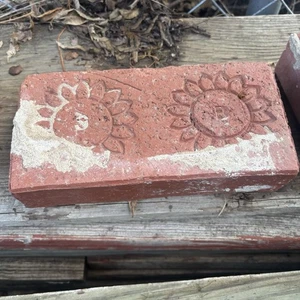 SELTENE Vintage SONNENBLUMEN Ziegel hergestellt von SHALE BRICK Company Coffeyville, Kansas - Bild 1 von 3
