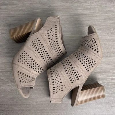 Botines de Tacón Lauren Conrad Talla 8.5 Taupe Gamuza Tacón Bloque Foto 1 de 4