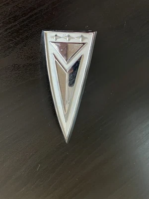 1962 Pontiac Lemans Trunk Decklid Emblem Arrow OEM 62 - Image 1 of 4