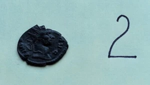 ROMAN EMPIRE OLD COIN LOT 2 NO RESERVE - Picture 1 of 2