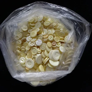 Vintage One Pound (LB) Off White Mix Sizes Button Lot , Craft,Jewelry Making - Picture 1 of 2