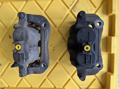 Pinzas de freno delanteras izquierda derecha Acura MDX 2005-2006 3,5 L AWD OEM Foto 1 de 4