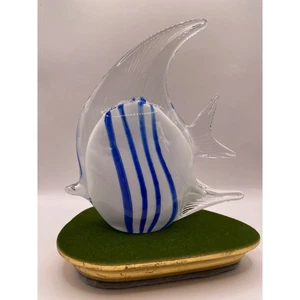 Mundgeblasenes Kunstglas Engel Fisch weiß kobaltblau Streifen ummantelt in Klarglas - Bild 1 von 9