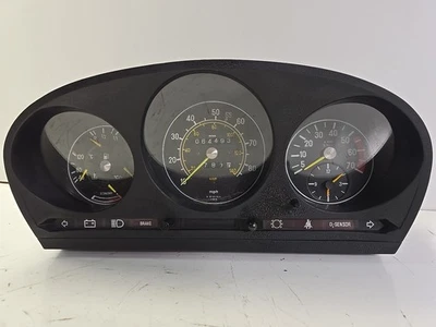 Cuadro Mercedes-Benz 380sl, velocímetro. 64.000 millas Foto 1 de 4