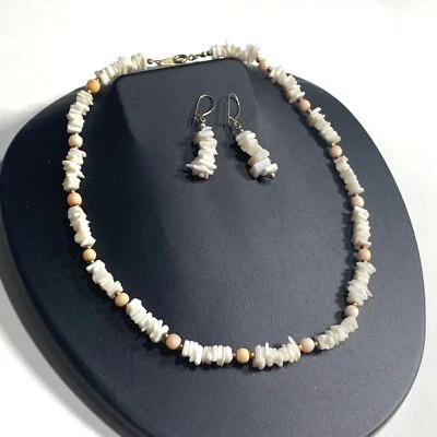 Conjunto de pendientes collar de cuentas de latón y rosa coral redondo con astillas de mar Boho Surfer Foto 1 de 4