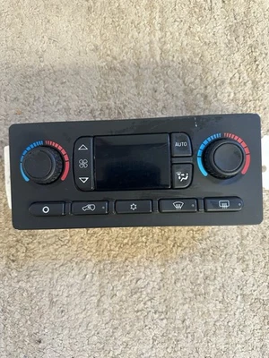 03-06 GM Silverado Sierra Yukon Tahoe Heat AC Digital Climate Control 15195564 - Image 1 of 2