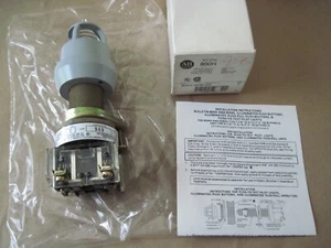 Allen Bradley 800H-QPB10G pulsador iluminado de alta resistencia, lente verde, 120 V - Imagen 1 de 6