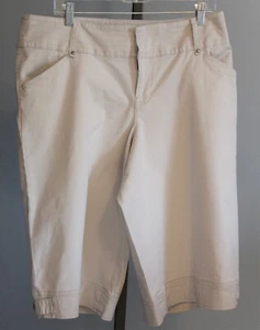 Venezia 14 Bermuda Short 16" Inseam Chino Flat Front Cotton Stone Beige USED EX - Picture 1 of 12