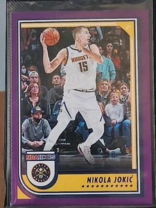 2022-23 Panini NBA Hoops Nikola Jokic Purple #187 Denver Nuggets - Foto 1 di 2