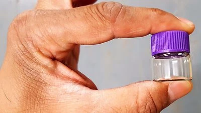 24X Pequeños Pequeños VIAJES Almacenamiento Botellas Transparentes Mini Tarro de Vidrio 1" Frascos 23x25 Púrpura Foto 1 de 4