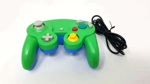 Dual Analog Controller for Nintendo Game Cube & Wii - Mascot Green *OPEN BOX* - Picture 1 of 1