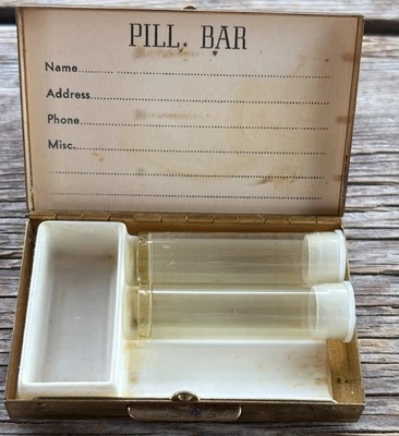 Barra de pastillas vintage con frascos compacta para medicamentos ~ tapa de caparazón de tortuga ~ bisagras Foto 1 de 4