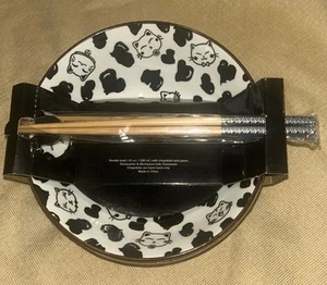 SH Home 2er Set schwarz-weiße Katzen & Herzen Keramik Nudelschalen mit Essstäbchen - Bild 1 von 3