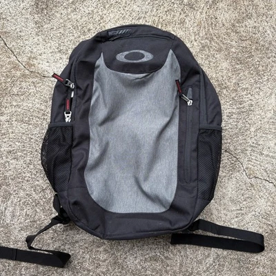 Y2K Oakley Backpack Gray Black Laptop Travel Day Bag School Zipper Software - Image 1 of 4