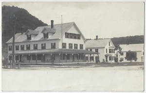1907 Townshend, Vermont - FOTO REAL hotel y escena callejera - postal vintage - Imagen 1 de 2