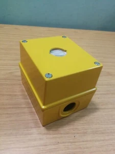 Allen Bradley Control Station Enclosure 1 Hole 22mm Aluminium 800F-1MYM - Picture 1 of 4