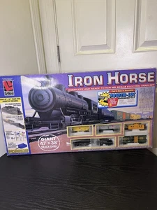 Life-Like Trains Iron Horse HO Scale Union Pacific Train Set - Picture 1 of 22