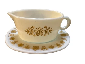 Vintage Pyrex Butterfly Gold Gravy Boat Platter  77-U Baking Glass - Picture 1 of 9