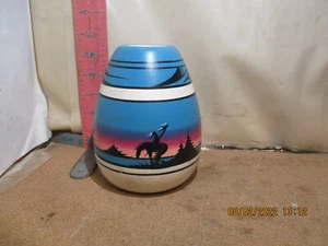 CEDAR MESA END OF THE TRAIL POTTERY POT - SIGNED , BUT ALL I CAN MAKE OUT IS NAV - Picture 1 of 4