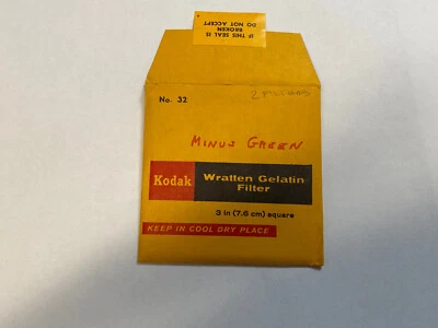KODAK WRATTEN GELATIN FILTER NO. 32 3" /7.6cm Square opened 2 filters - Image 1 of 2