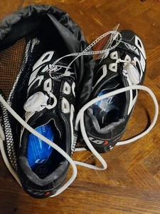 Garneau Cycling Shoes. MTB Style - Picture 1 of 8