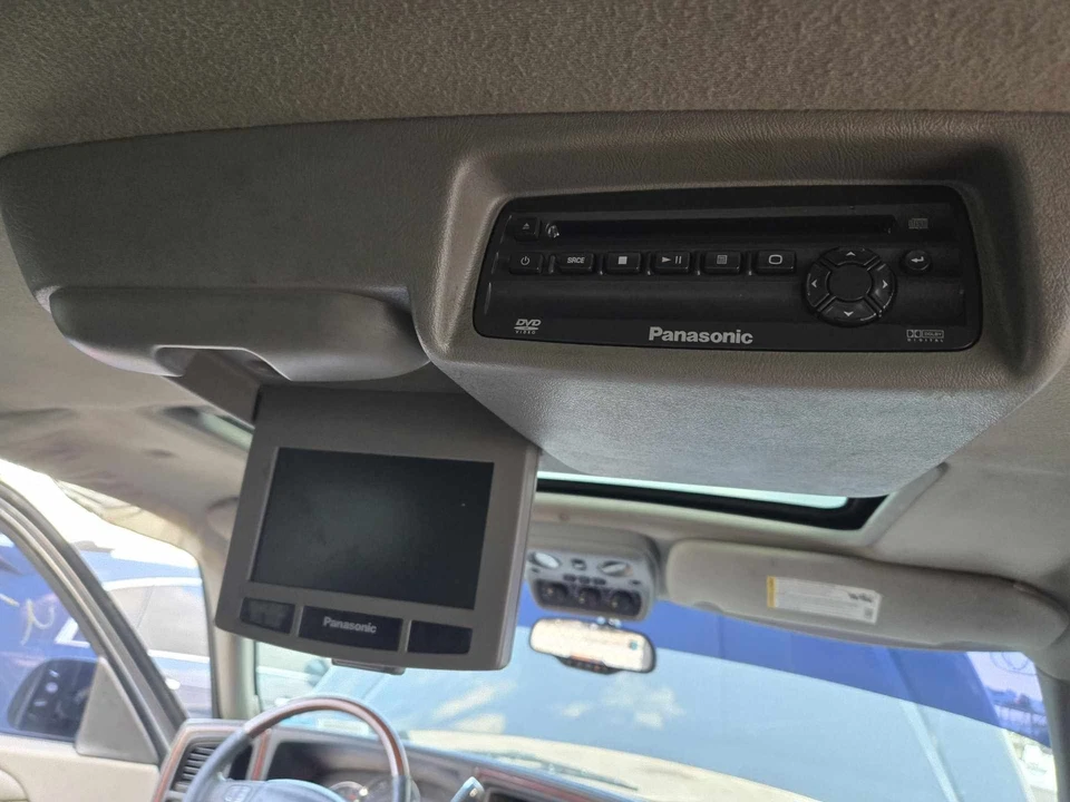Used Infotainment Display fits: 2006 Cadillac Escalade entertainment system opt - Image 1 of 4