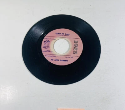 Jo Ann Garrett -  I'm Under Your Control / Sting Me Baby DUKE SOUL 45 7" VG L1 - Image 1 of 2