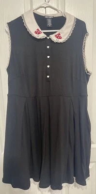 Disfraz de Halloween Vestido Negro Talla 1X Hot Topic Foto 1 de 4