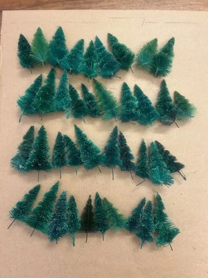 Konvolut Tannen 39 Stück 4-5cm hoch, Bäume  Modellbahn H0, N,  Landschaft, Wald - Bild 1 von 2