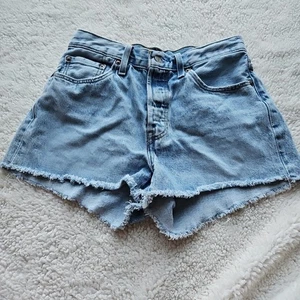 Levis 501 Damen High Rise Cut Off Jeansshorts Größe 28 Helle Waschung Ausgefranst... - Bild 1 von 9