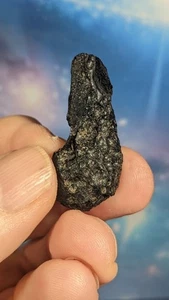 Large Tektite Meteorite Teardrop Supplied in Box with Information 37x15mm - Foto 1 di 2