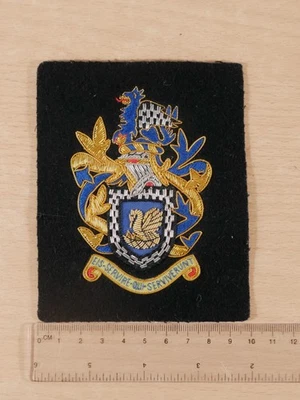 Vintage UK School Blazer Badge Eis Servire Qui Serviunt Gold Bullion Embroidery - Image 1 of 2