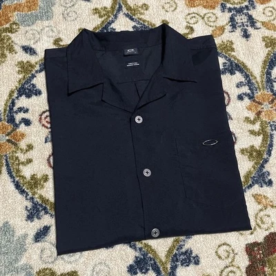 VTG Y2K Mens Oakley Short Sleeve Button Up Black Shirt L Metal Logo Skater - Image 1 of 4